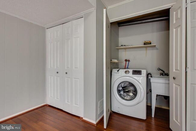 Building Photo - 3570 Lowlen Ct