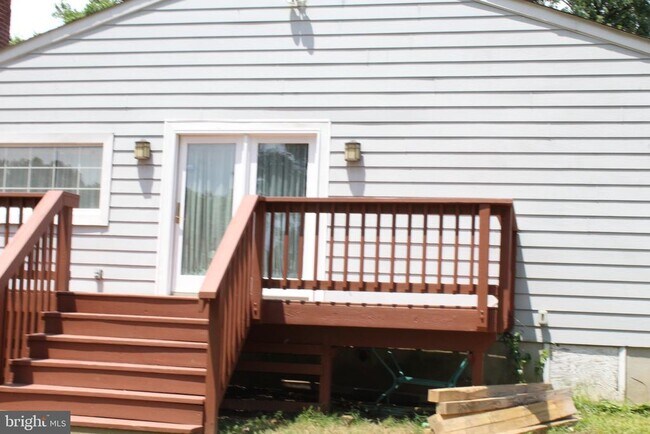 Building Photo - 3808 Delano St