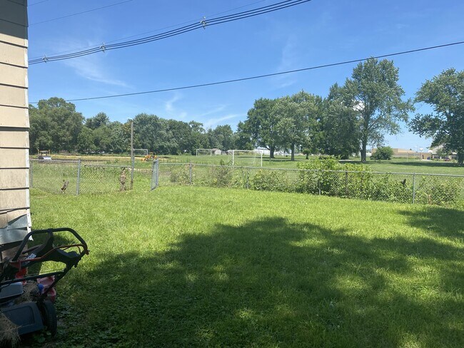 Building Photo - 1412 N Champaign St