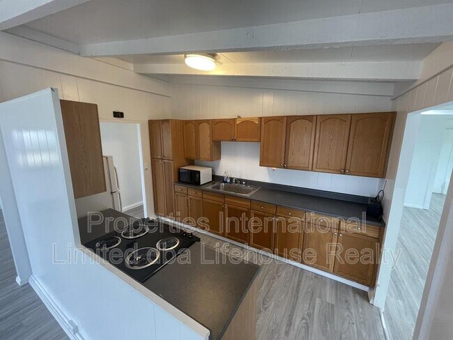 Building Photo - 99-790-790 Hukaa St