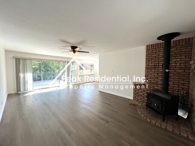 Building Photo - Wonderful 4bd/3ba Home-Must See!