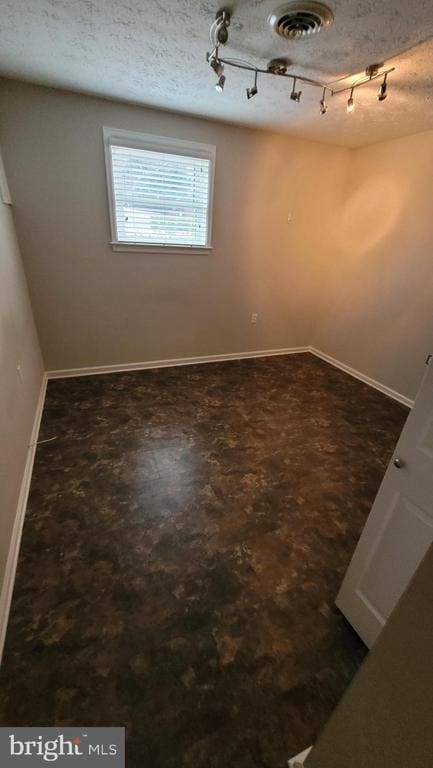 Building Photo - 557 Bellview Ave