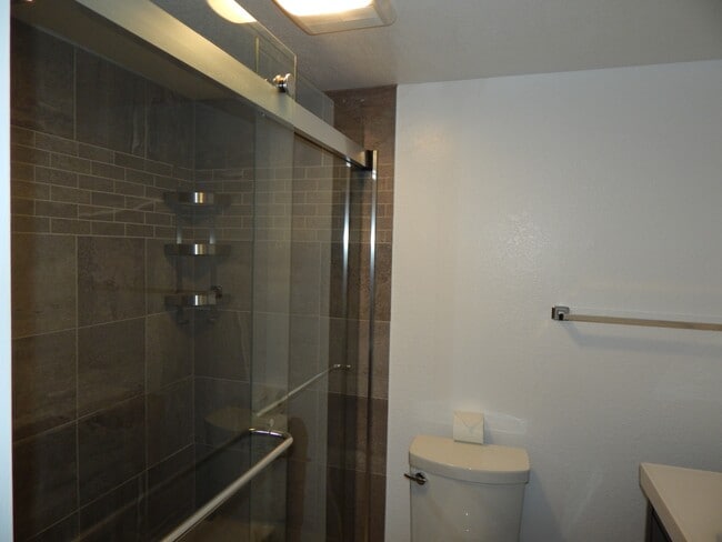 Building Photo - 355 W Deloney Ave