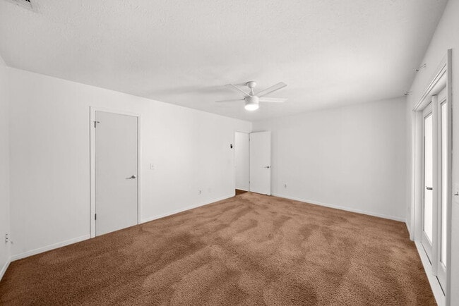 Building Photo - 6504 N Lagoon Dr