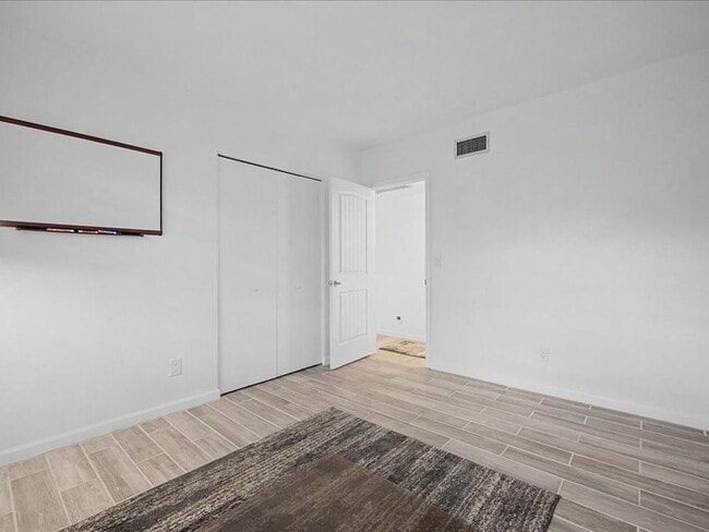 Building Photo - ALL UTILITIES, WIFI AND FURNITURE INCLUDED!! Beautiful Fully Furnished Home with Upgrades & Commu...