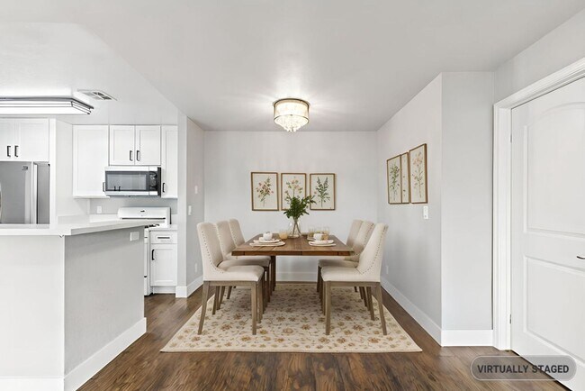 Building Photo - Gorgeous Renovated Condo in Guard Gated Neighborhood