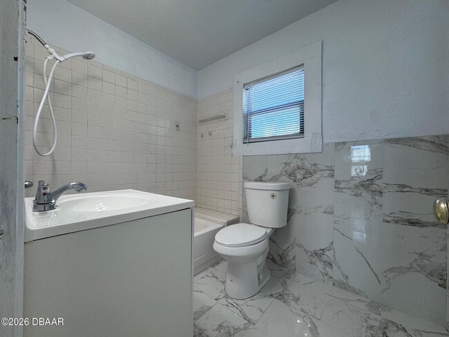 Building Photo - 436 N Grandview Ave