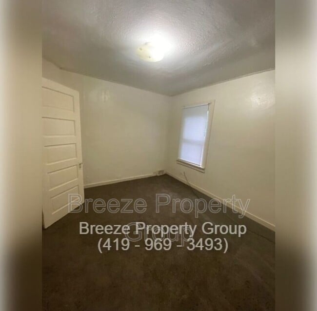 Building Photo - 319 N Detroit Ave
