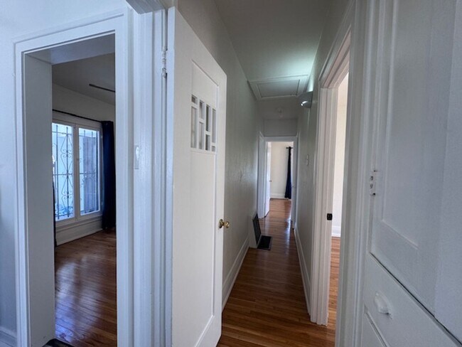 Building Photo - Charming Spanish-Style Home for Lease