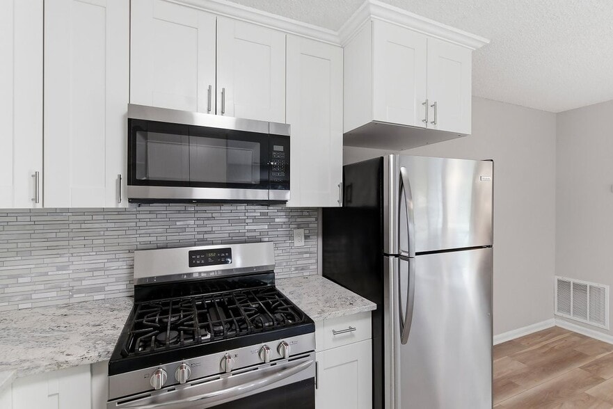 Building Photo - 5 Whistler Dr