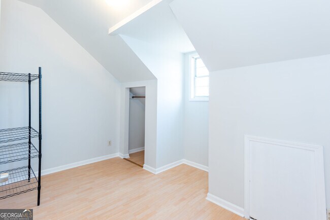 Building Photo - 656 Bellemeade Ave NW
