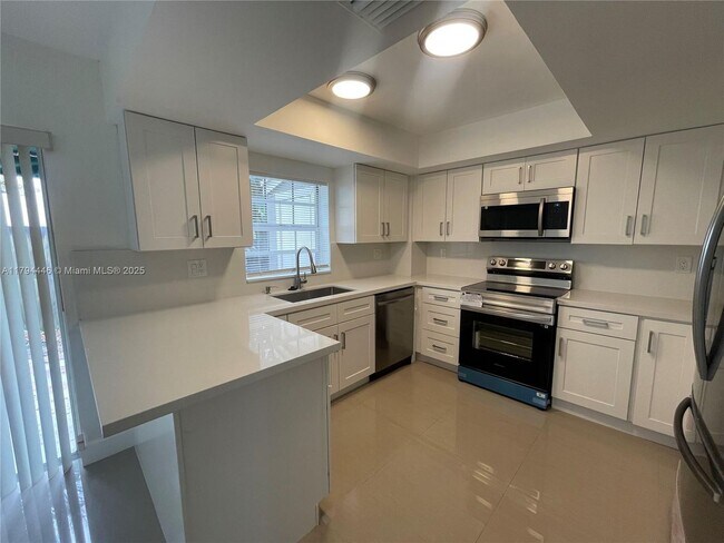 Building Photo - 12370 SW 52nd Pl
