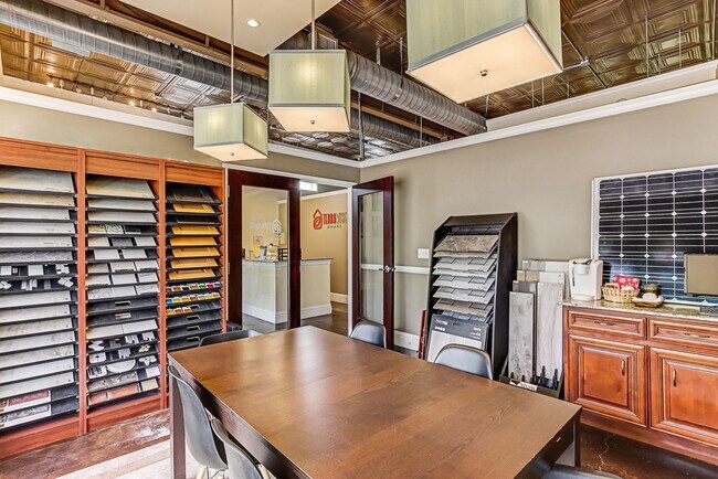 Building Photo - 1334 Walnut St