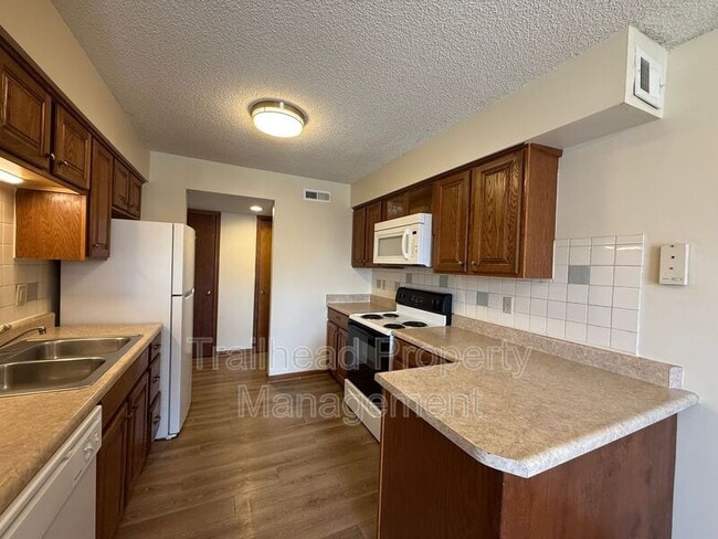 Building Photo - 3409 NW Duncan Rd