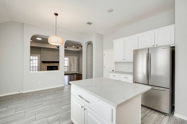 Building Photo - 2916 Alsatia Dr