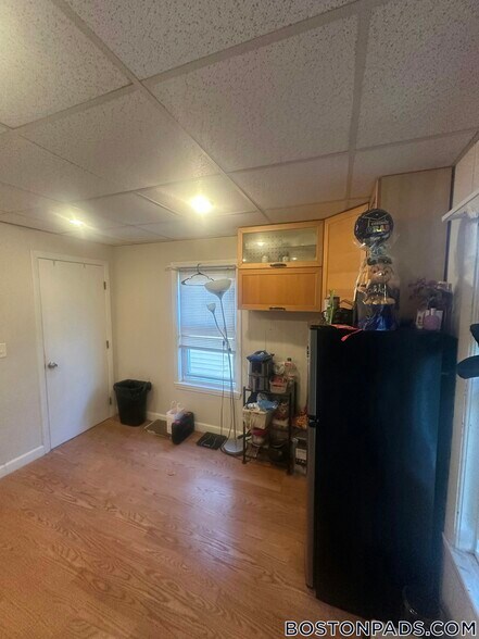 Building Photo - 105 Buttonwood St