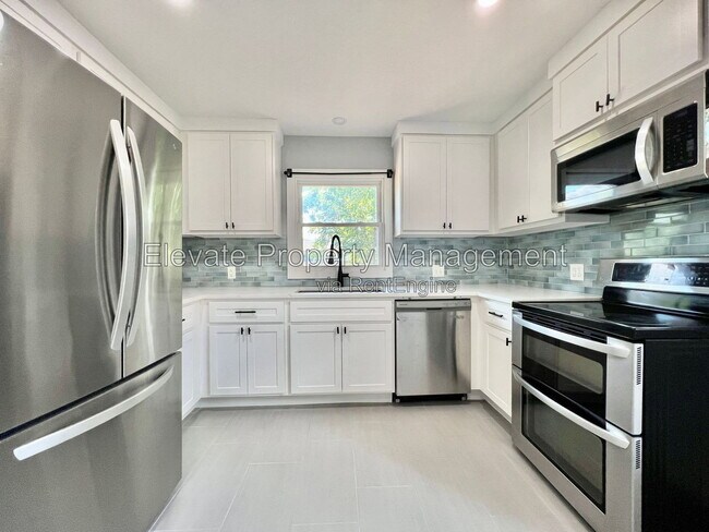 Building Photo - 2924 NW 71st St