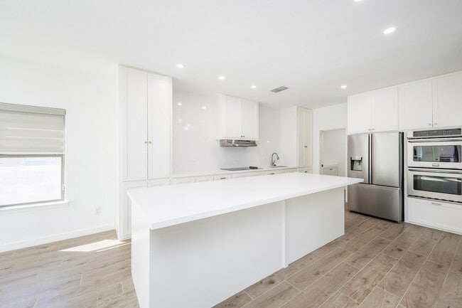 Building Photo - 115 Coahuila Loop