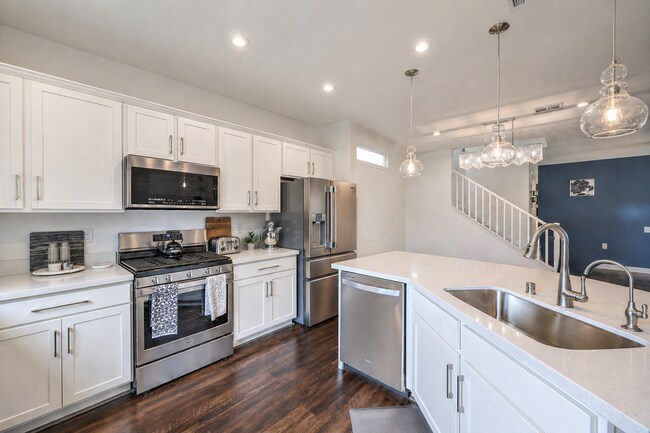 Building Photo - Unfurnished Skye Canyon Home in gated community w/ Loft & EV Charger