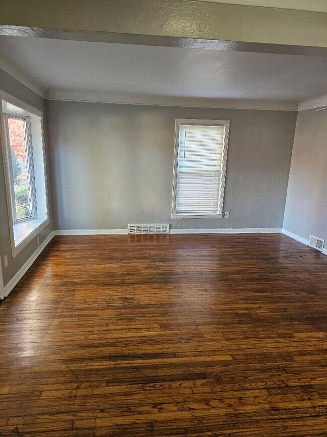 Building Photo - Charming 3-Bedroom Home and 1 Bath for Rent!