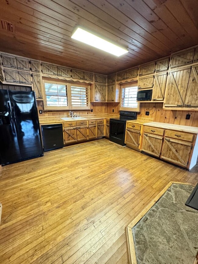 Building Photo - 456 Picklesimer Rd