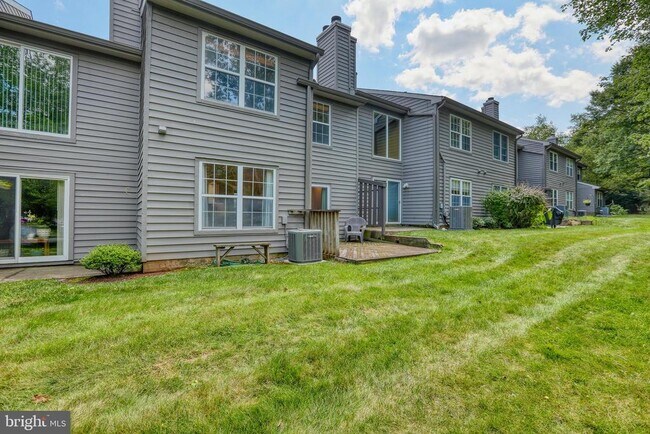 Building Photo - 20 Andover Cir