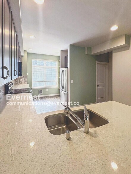 Building Photo - 19403 7th Ave W