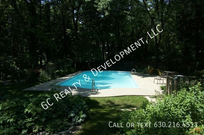 Building Photo - 118 Carriage Rd