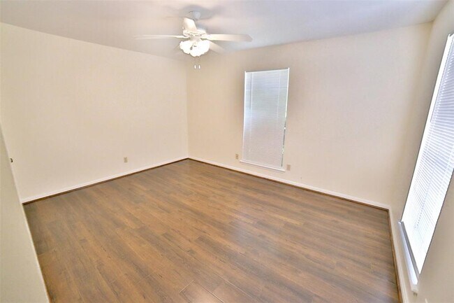 Building Photo - 1434 Pirates Cove
