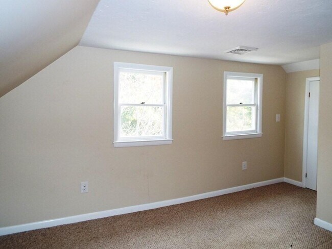 Building Photo - 60 Alpine Pl