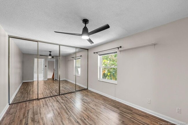 Building Photo - 2905 SW Lakemont Pl