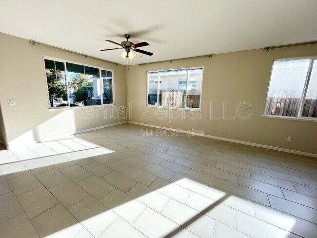 Building Photo - 482 Glendon Pl