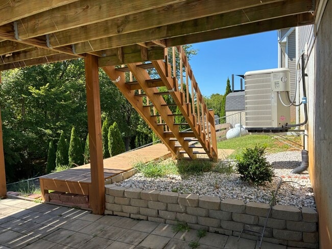 Building Photo - 238 Riley Way