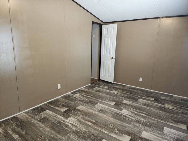 Building Photo - 1210 N Avenue K