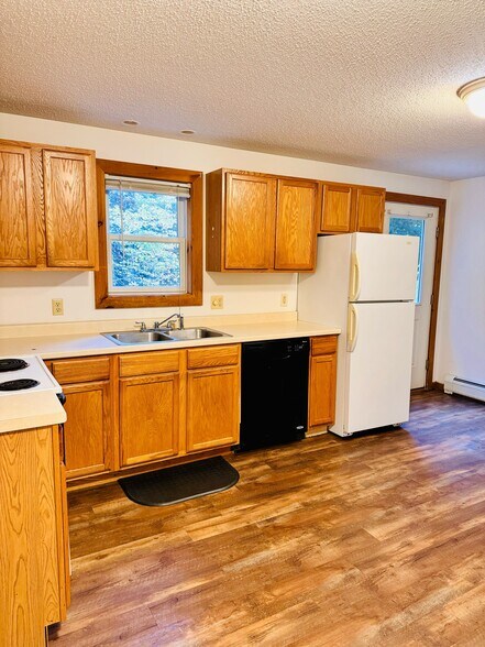 Building Photo - 7 Colby Way