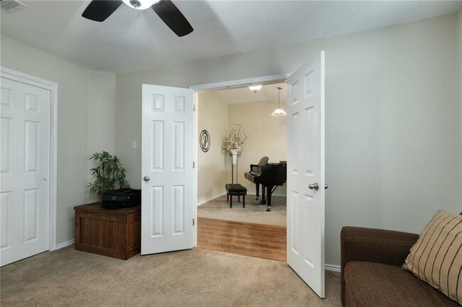 Building Photo - 105 Justin Leonard Dr