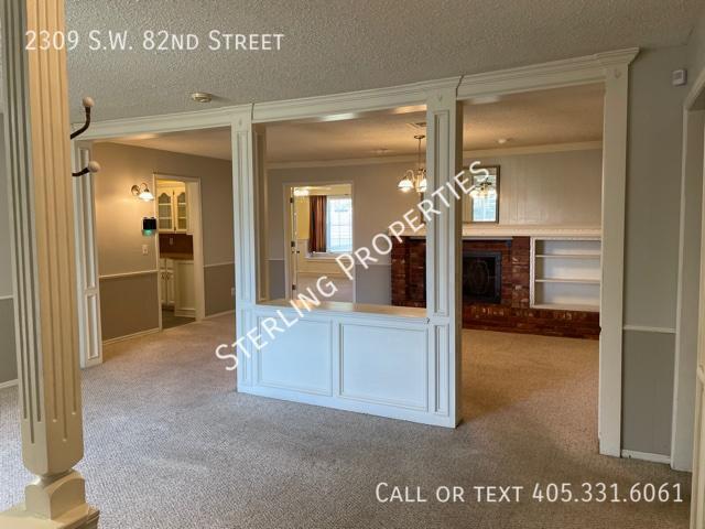 Building Photo - 2309 SW 82nd St
