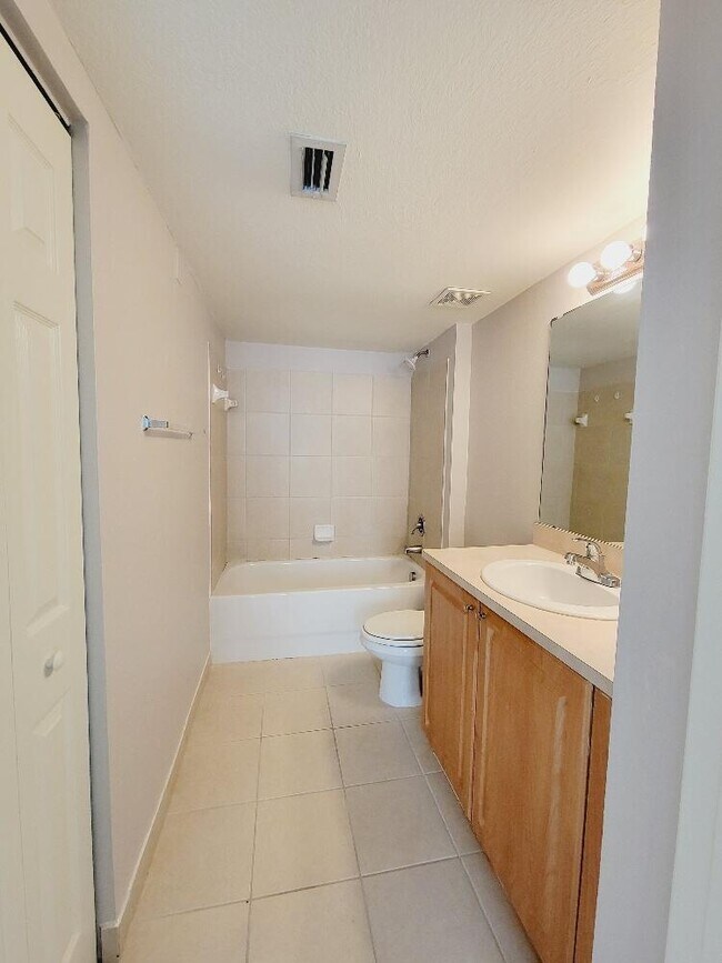 Building Photo - 6761 Heritage Grande