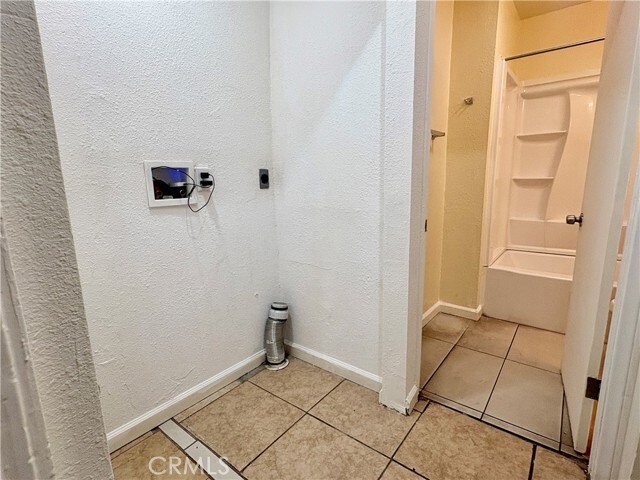 Building Photo - 1360 Poplar St
