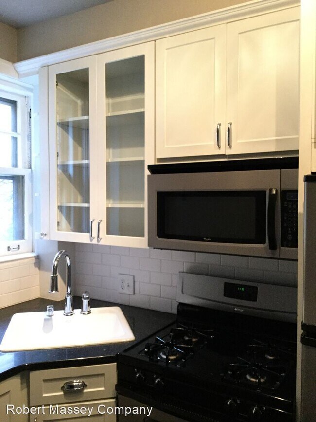 Building Photo - 1 br, 1 bath House - 1412 Willow Avenue, #47