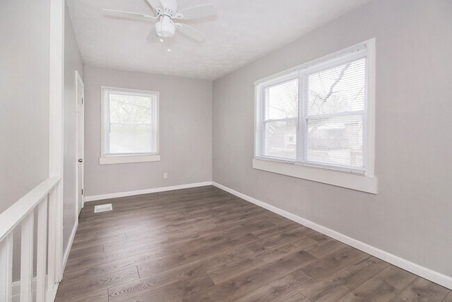 Building Photo - 3822 W 133rd St