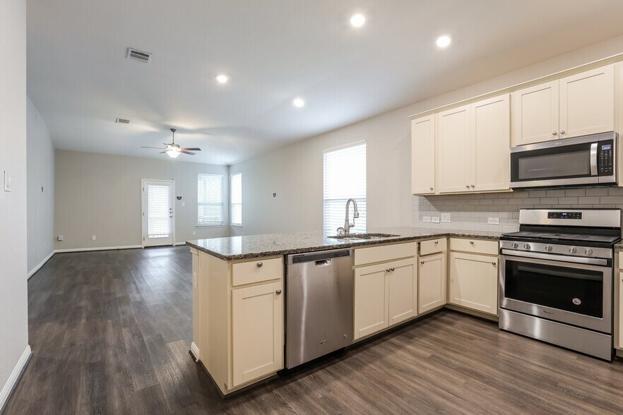 Building Photo - 13338 Badlands Bnd