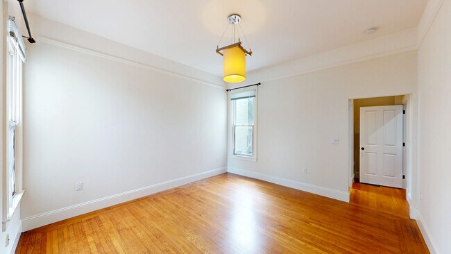 Building Photo - 1728 Waller St