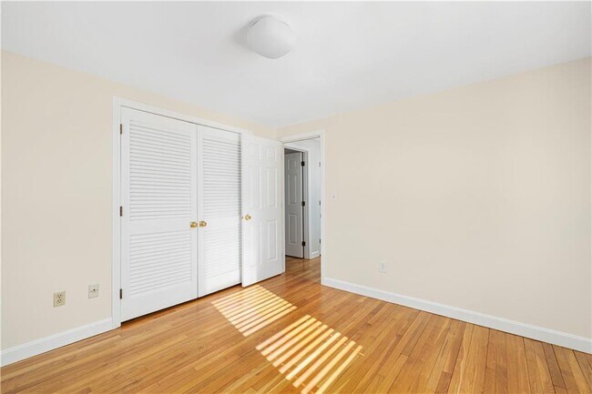 Building Photo - 18 Coggeshall Way