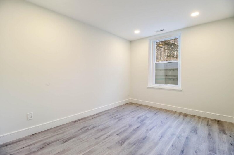 Building Photo - 69 Lanesville Rd