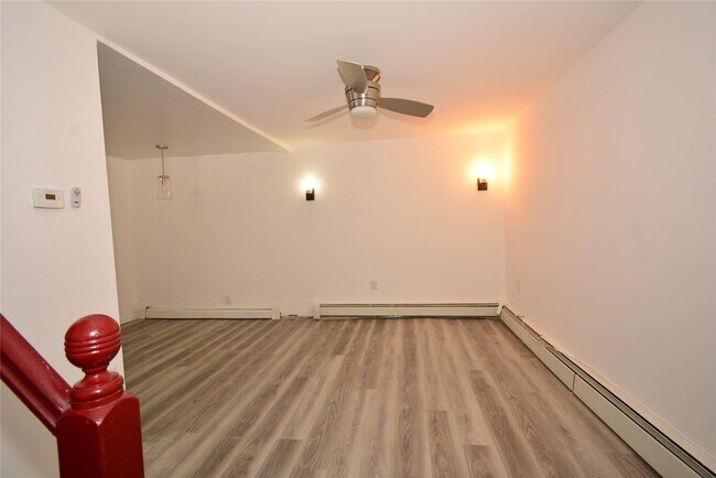 Building Photo - 976 Greene Ave