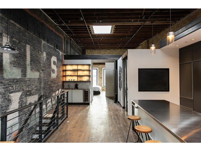 Building Photo - 211 N Washington Ave