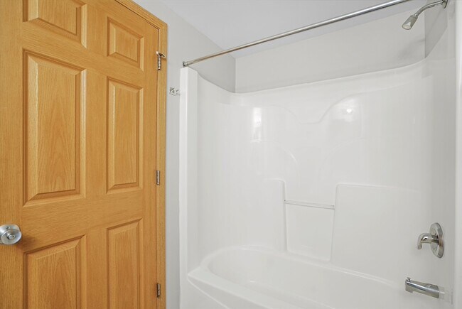 Building Photo - 16671 Liberty Cir