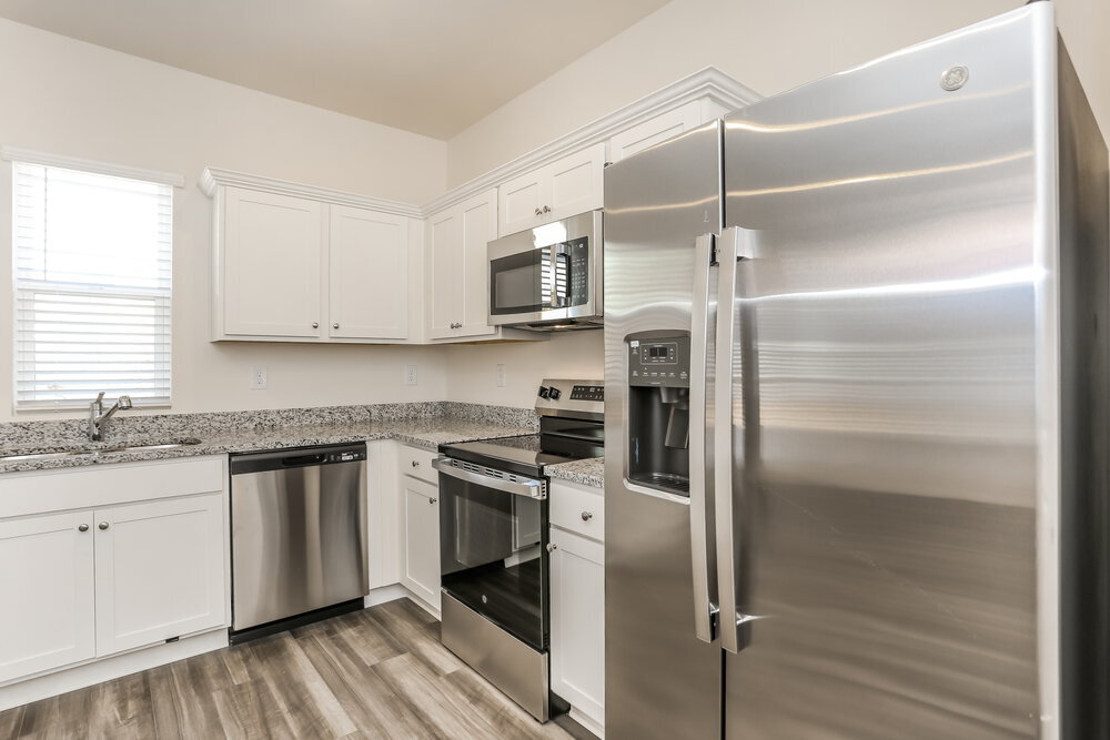 Building Photo - 7651 Saffron Ave