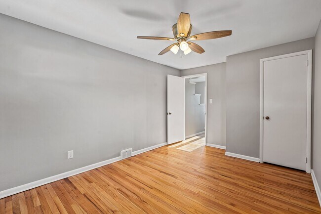 Building Photo - Newly updated 3Bed/1.5bath in West Mifflin